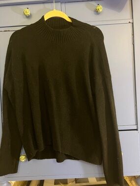 Uniqlo Black Crew Neck Women's Sweater